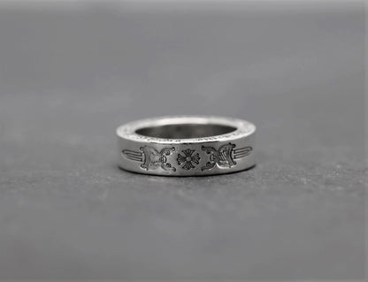 Double Dagger Spacer Ring